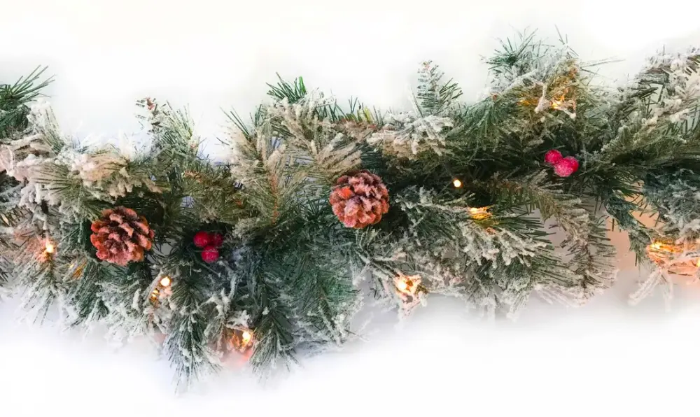 Decoración Navideñ Artesanal 00523 BOA NAVIDAD LED C/NIEVE PIÑAS Y BOLAS 180cm