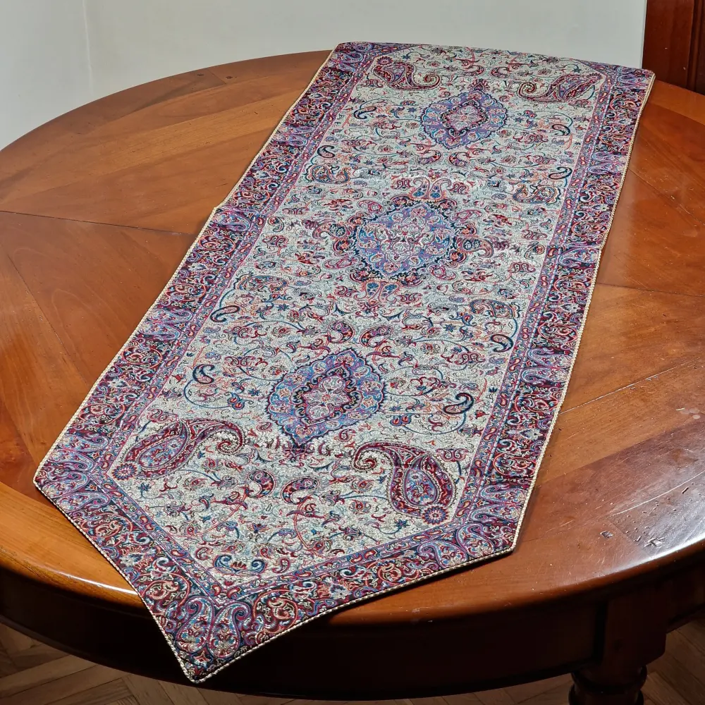 Precioso camino de mesa de "termeh" con diseño Salar confeccionado en seda con 5 colores, un regalo exclusivo del arte pe...