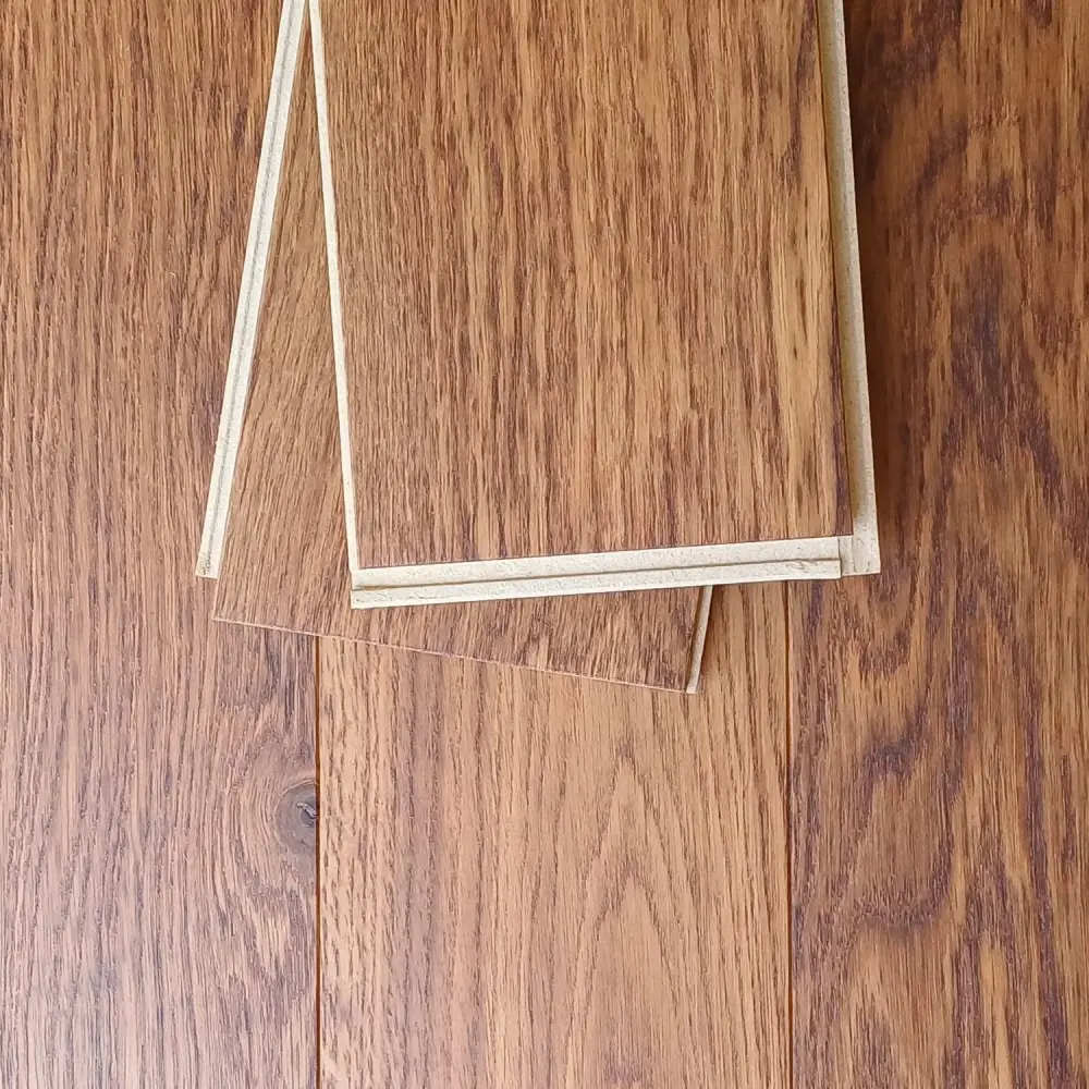 Parquet Contrecollé Diva 139x495-1992 Clic HDF 14mm Chene Flamme Caramel (4 chanfreins)