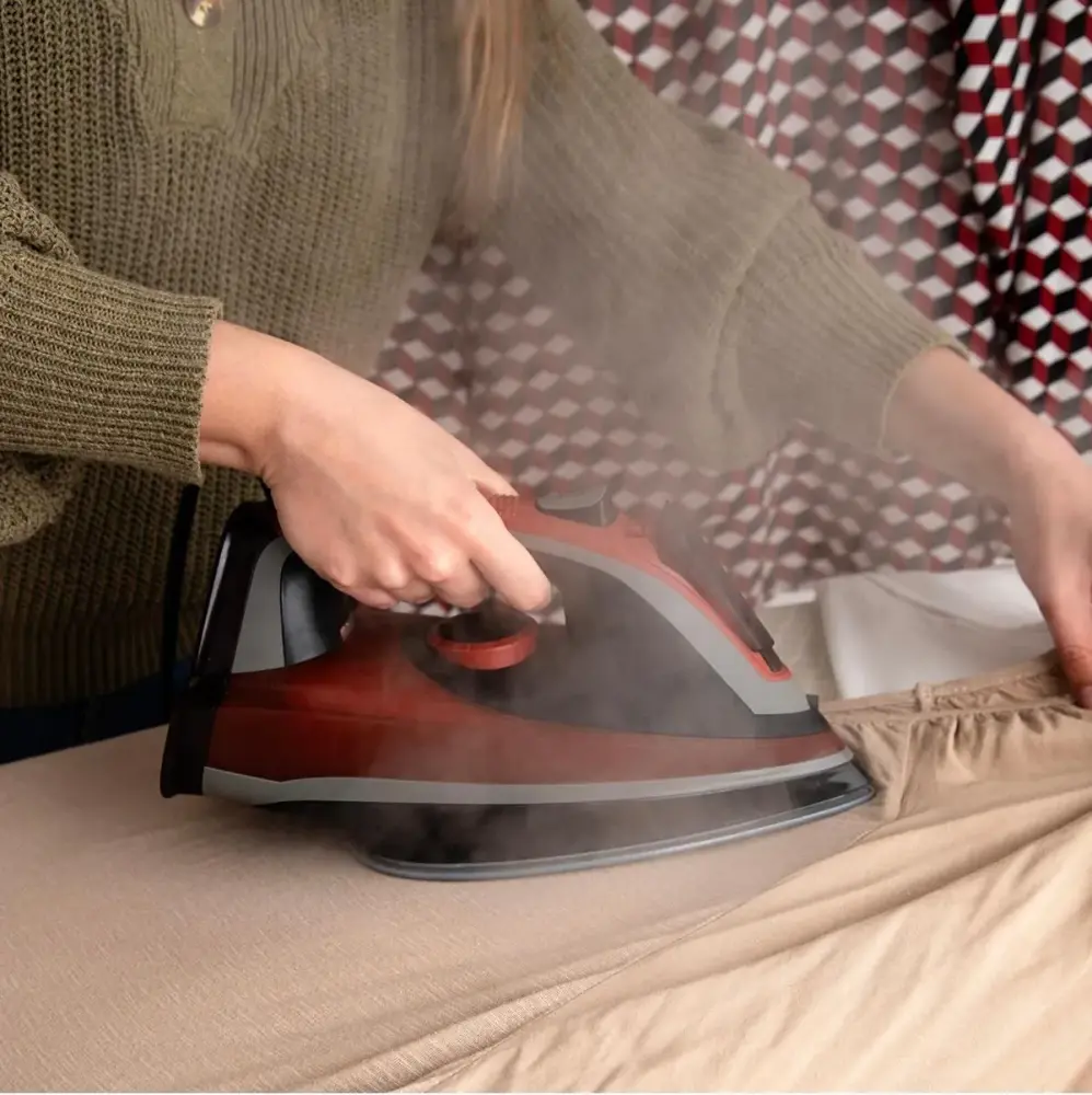 Plancha de vapor Gallery Dcook 2800W 200g/min suela cerámica rojo