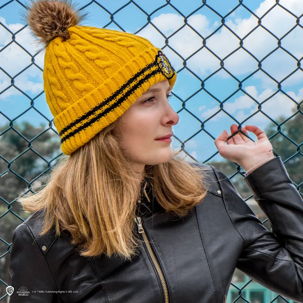 Gorro con pompón de Hufflepuff con Pompones