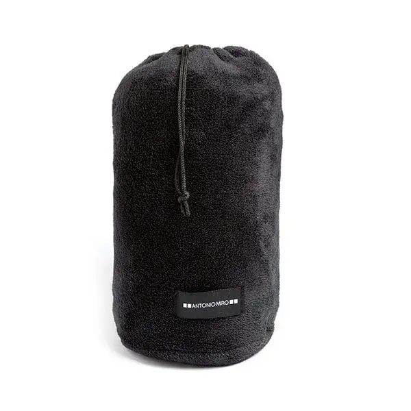 Manta Neptun Negra polar tela suave Antonio Miró de 260g/m2