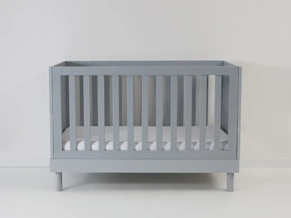 Cama con Barandilla Cuna de Madera MOON Gris | Multifuncional Camita