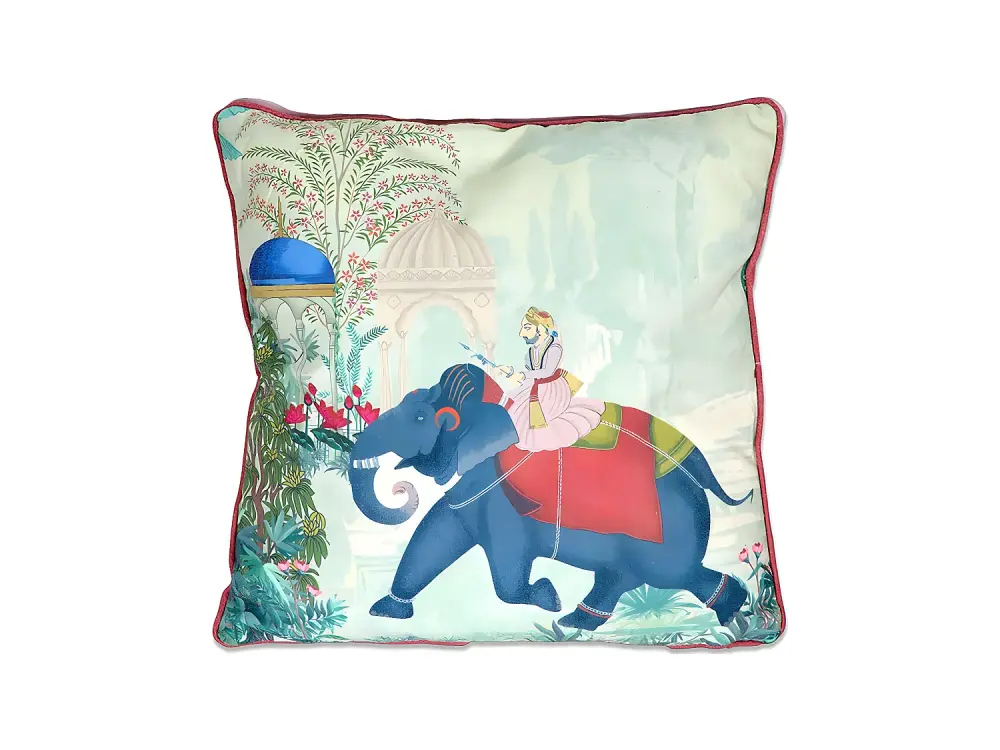 Cojin con relleno de estampado de elefante con ribete y trasera en color rojo gandhi