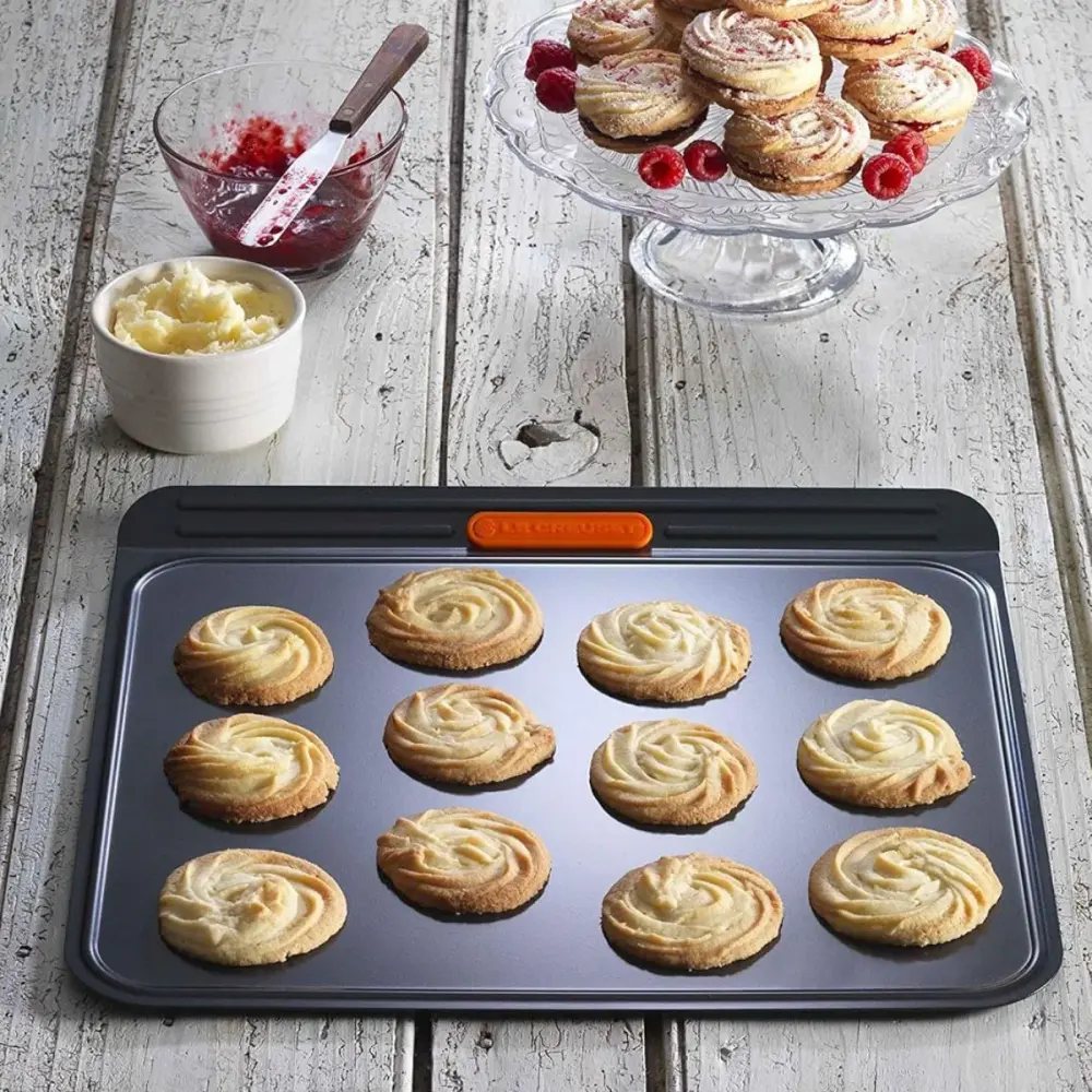 Le Creuset Cookie Tray para Decorar Pasteles