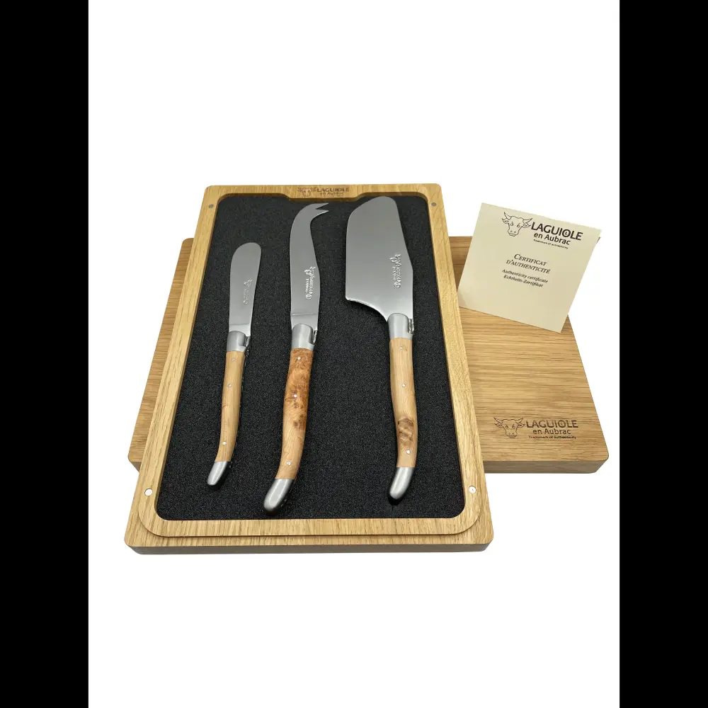 Laguiole en Aubrac Trabajado manualmente 3-Piece Cheese Knife Set Juniper Wood Handles
