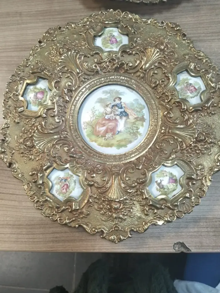 PLATO DE BRONCE MACIZO ISABELINO
